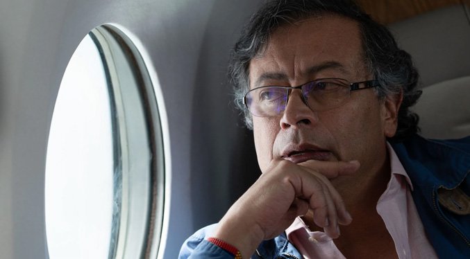 Petro con bronquitis y sin poder hablar en público