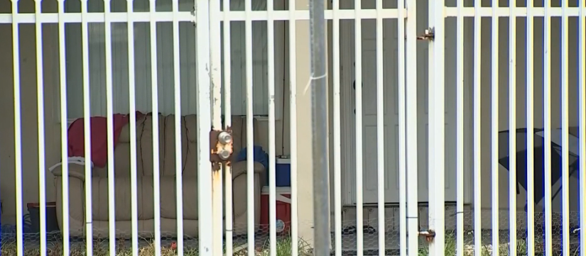 Acusan a tres personas por secuestrar a inmigrantes cubanos en Hialeah