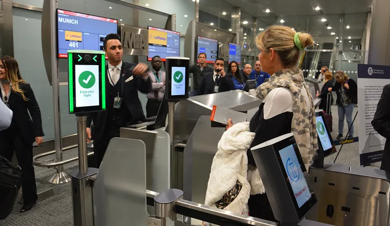 Aeropuerto de Miami recibe premio mundial por innovación