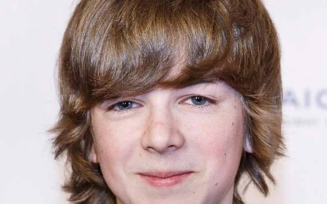 Cadena perpetua para actor de Riverdale por asesinar a su madre