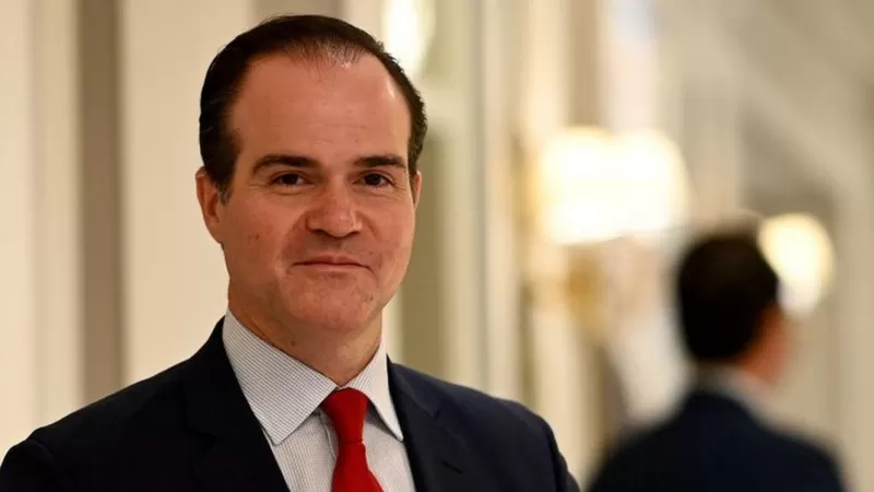 Destituyen al presidente del BID por beneficiar a subordinada