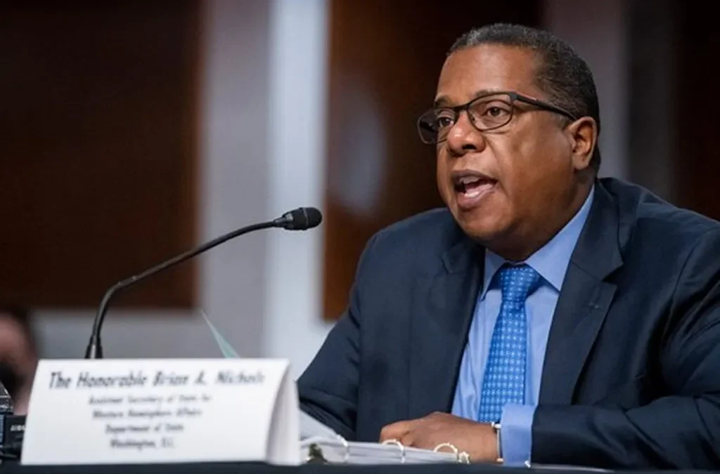 EEUU amenaza a Maduro con intensificar sanciones