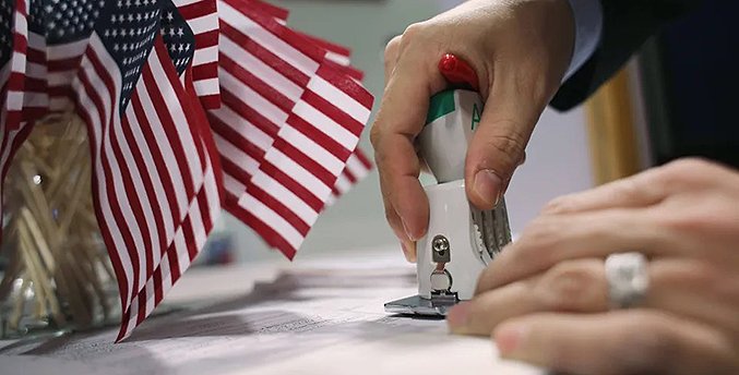 EEUU cancela regla que endurecía permisos de trabajo para asilados