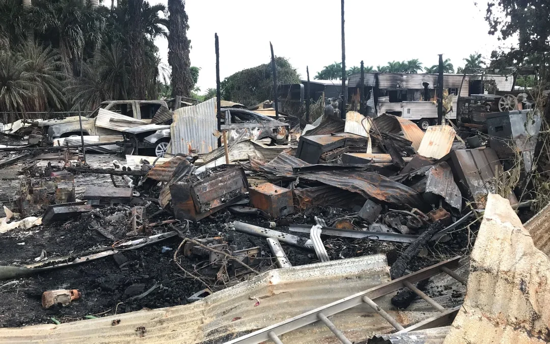 Incendio destroza carros y casas móviles en el suroeste de Miami-Dade
