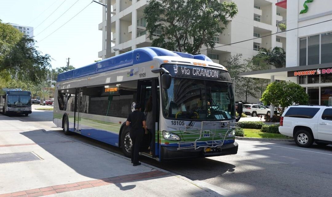 Miami-Dade suspende servicio de transporte público