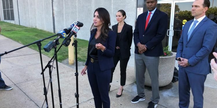 Presentan acusaciones de abuso sexual en industria de porristas