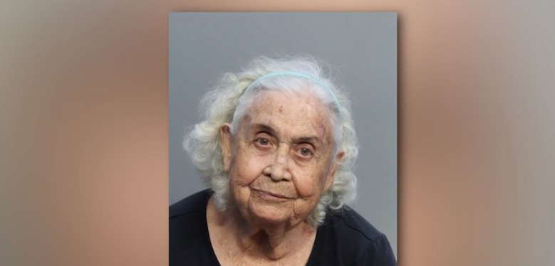 Anciana fue arrestada por estafar a compradores de viviendas