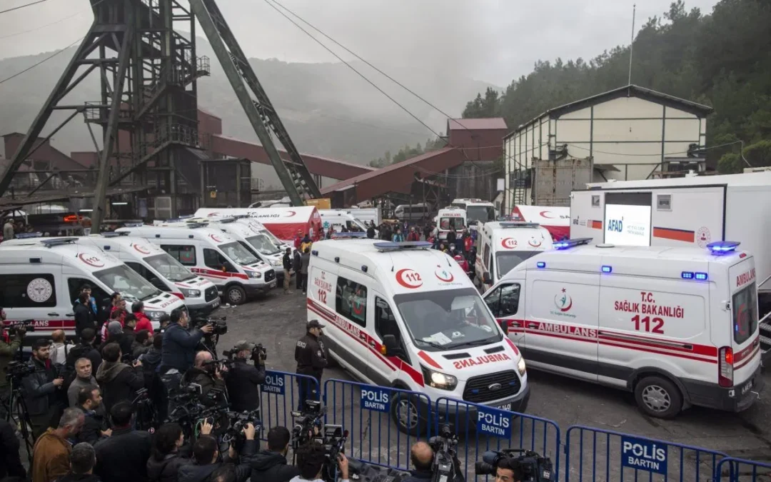Al menos 40 muertos tras accidente en una mina de Turquía