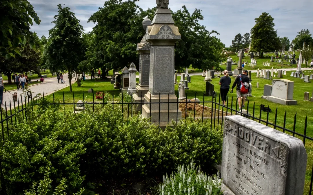 Hispanos no reclamados son sepultados en cementerio de Washington DC