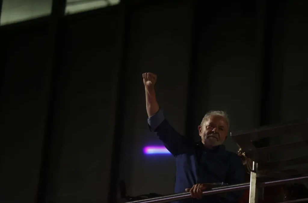 Lula vuelve a la presidencia tras derrotar a Bolsonaro