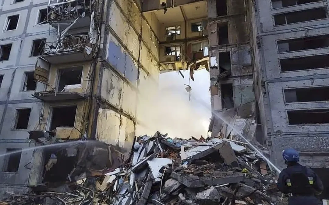 Más de 15 muertos por ataque nocturno ruso con misiles contra Zaporiyia