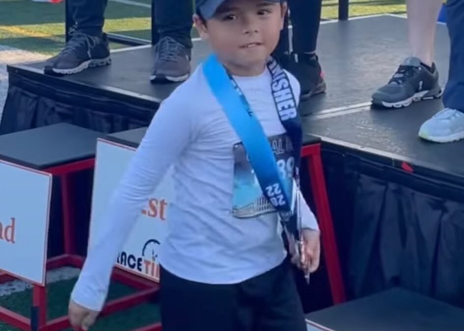 Conoce al pequeño que ocupó los primeros lugares del Doral 5K