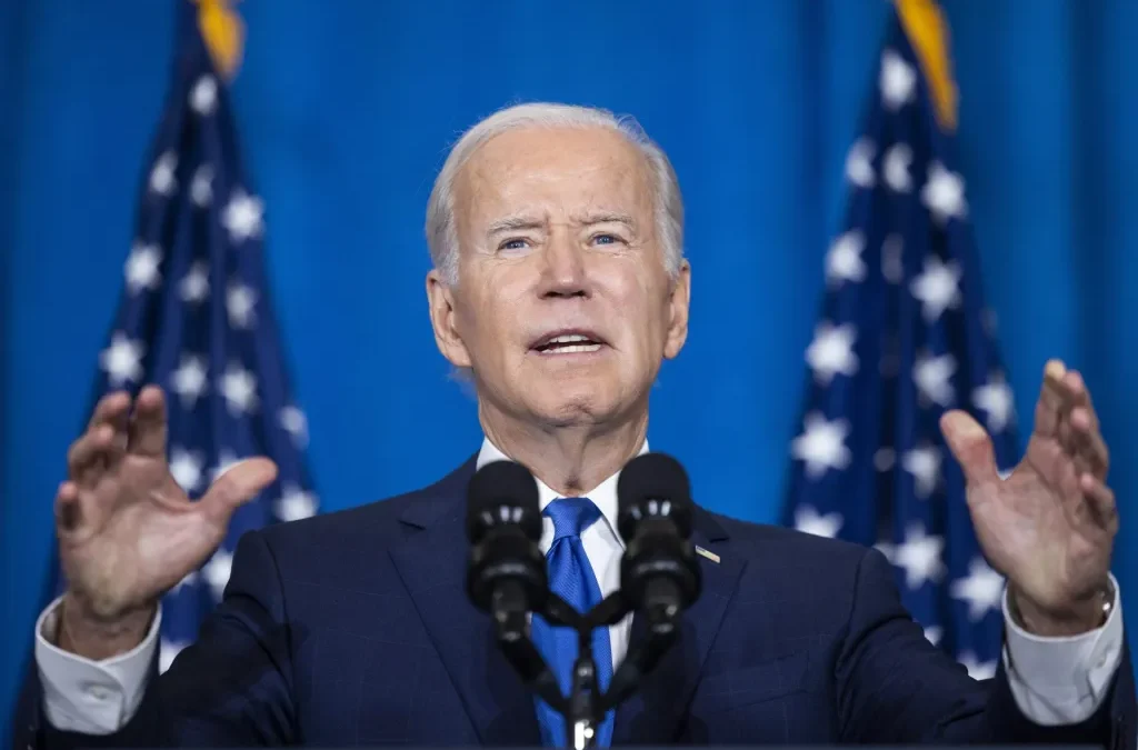 Biden acusa a Trump de atacar la democracia