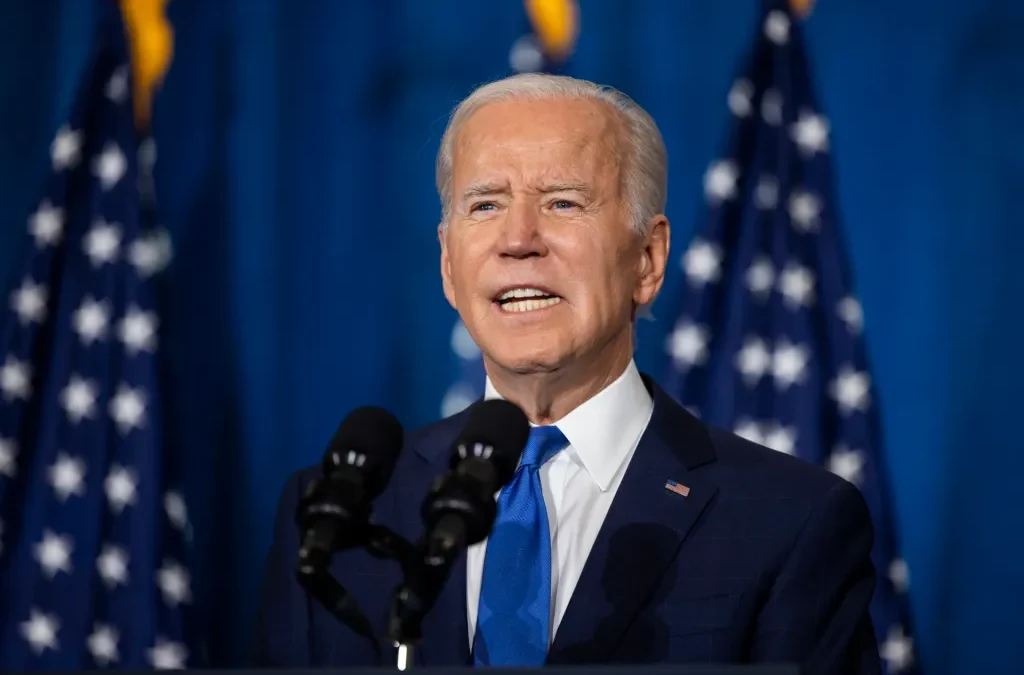 Biden considera que hay que adoptar más acciones para el control de armas