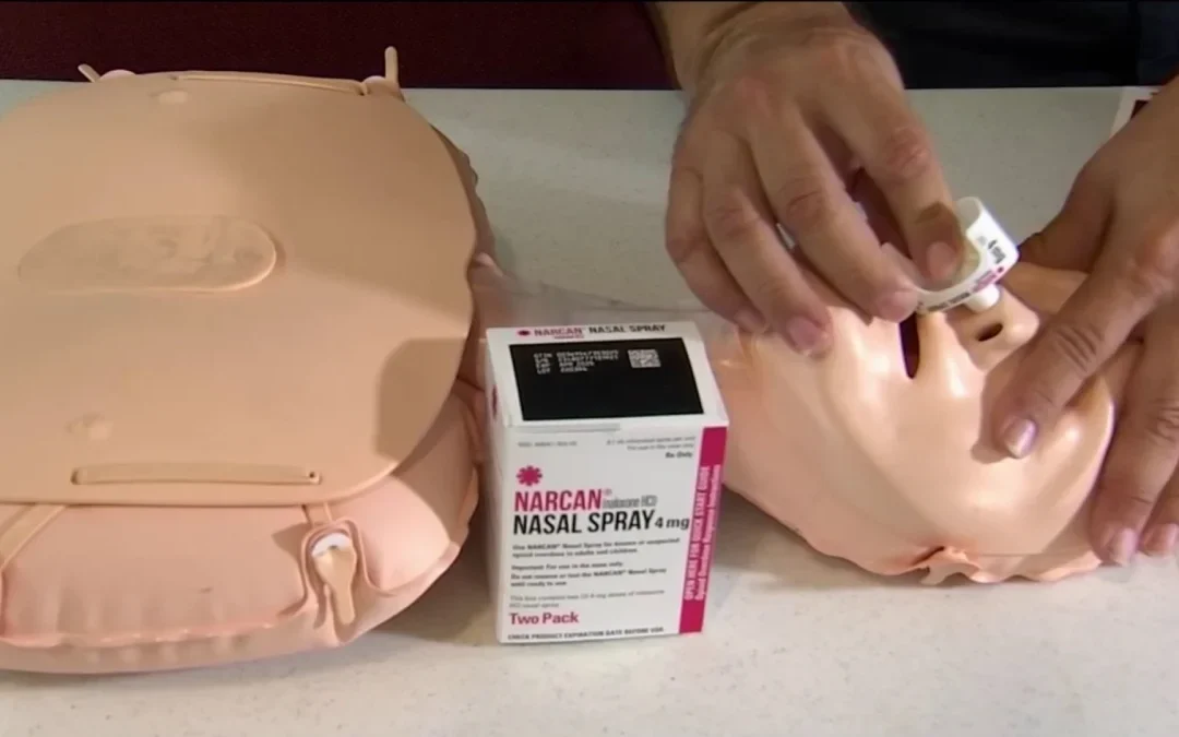 Distribuyen “kit” gratuito para emergencia en caso de sobredosis de opioides