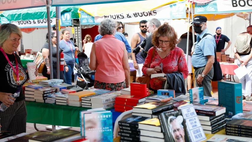 Inició la Feria del Libro de Miami