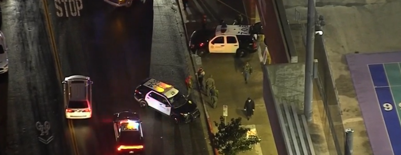 Investigan apuñalamiento mortal cerca del colegio de Los Ángeles