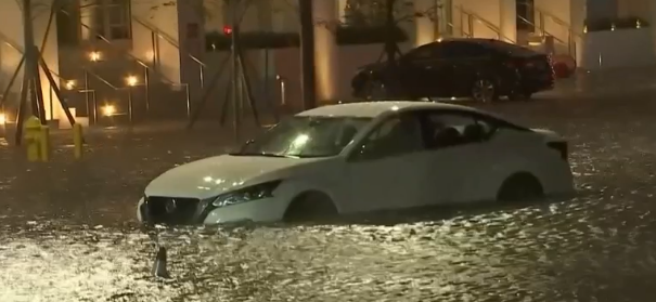 Lluvias causaron desbordamiento de aguas residuales en Virginia Key