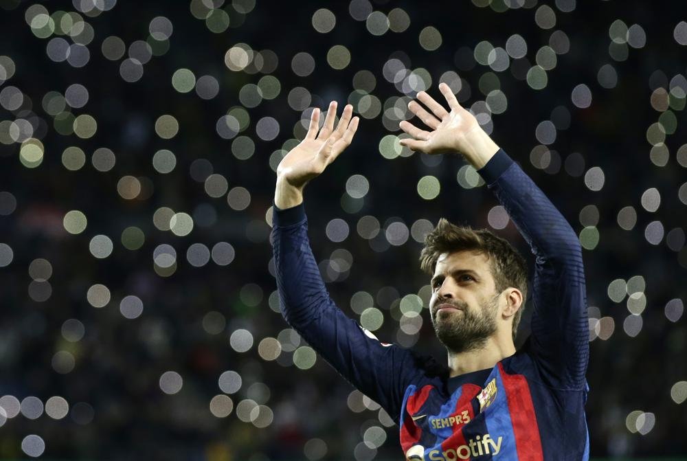 Piqué se despidió triunfando y con merecido homenaje