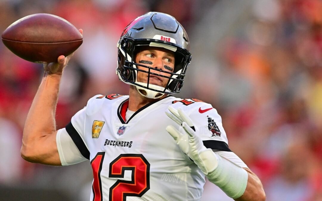 Tom Brady es el primer jugador de la NFL en superar 100,000 yardas