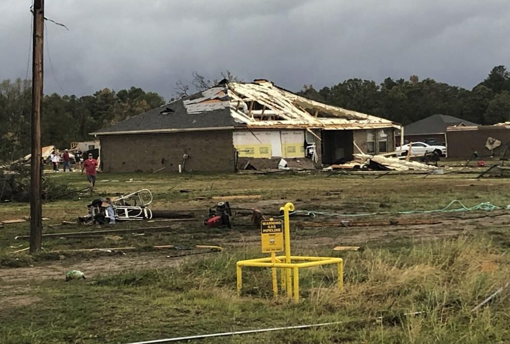 Un muerto y varios heridos por tornados en Texas y Oklahoma