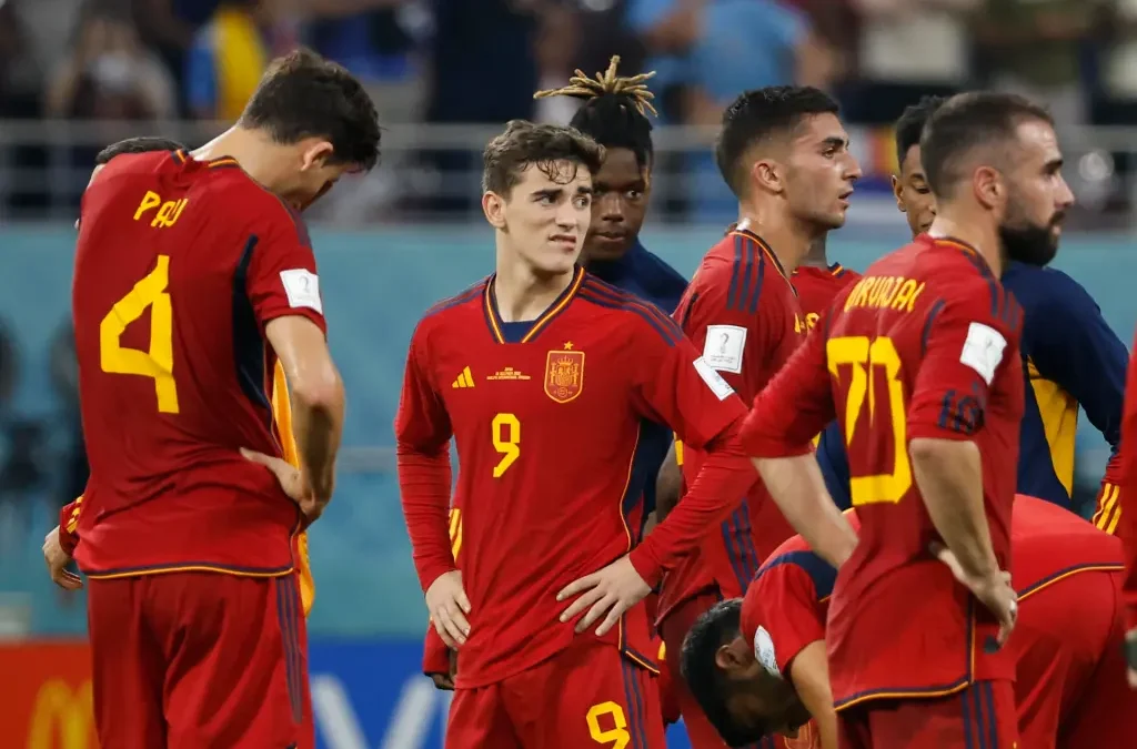 España sorprende al perder contra Japón, pero se mete en octavos