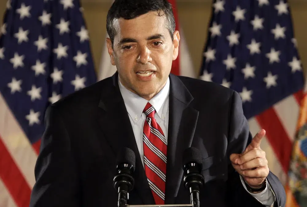 Exrepresentante estadounidense de Miami David Rivera fue arrestado