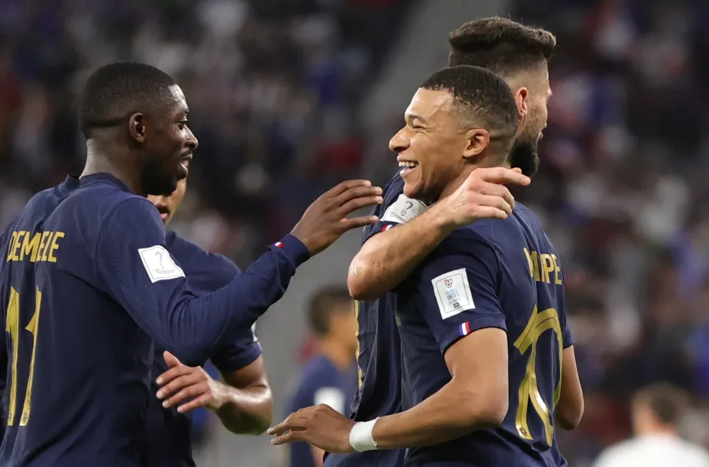 Francia pasa a cuartos tras vencer a Polonia