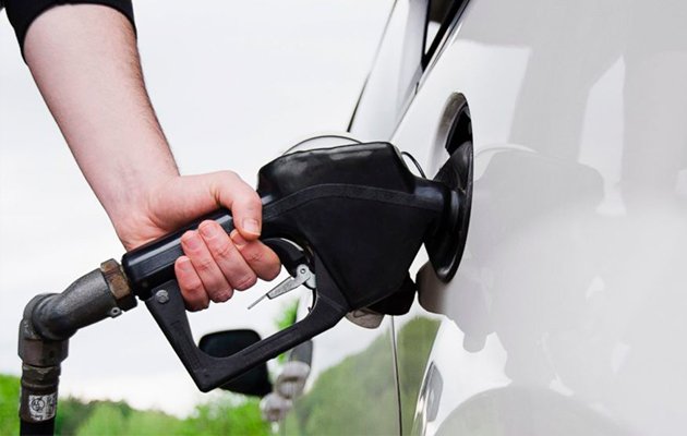 Precios de la gasolina siguen bajando en Florida