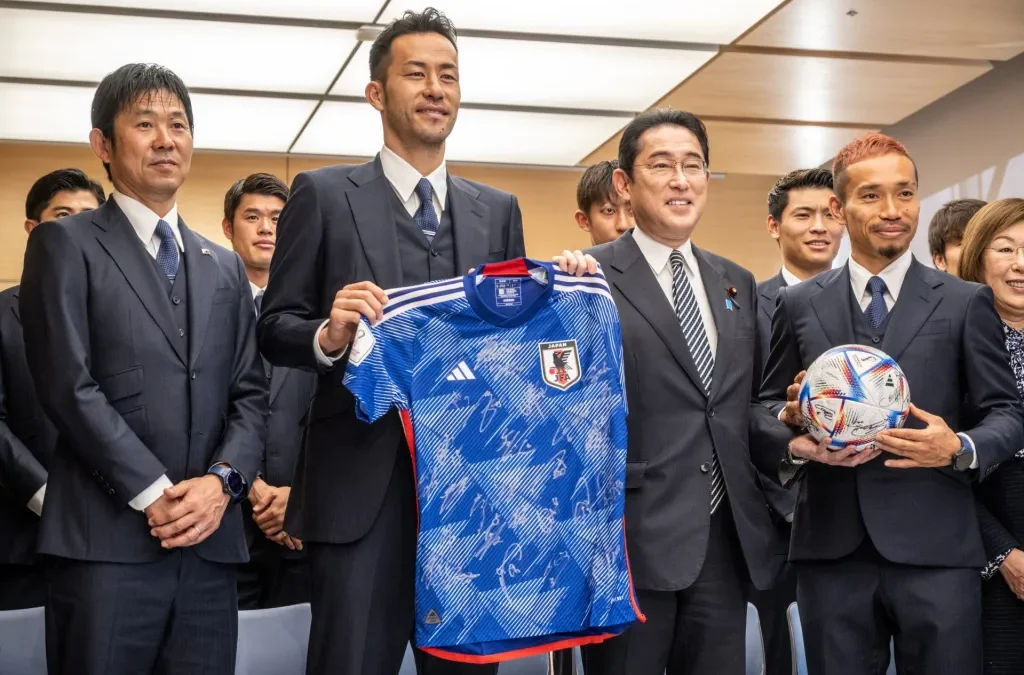 Selección nipona recibida como héroes en Japón
