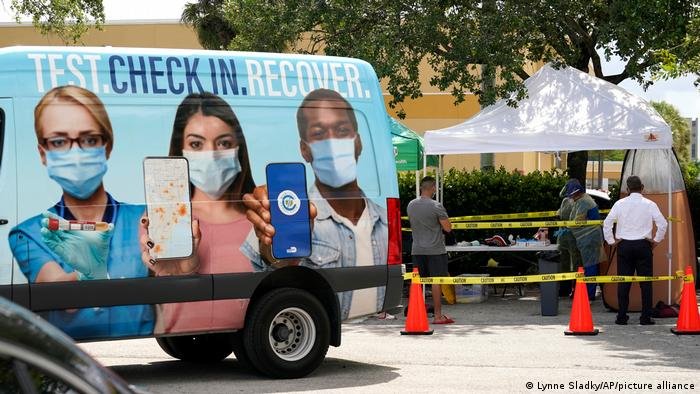 Aumentan casos y hospitalizaciones por COVID-19 en Florida