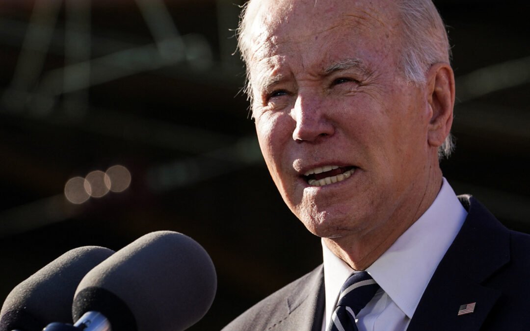 Biden pondría fin a la emergencia nacional de covid-19 en mayo