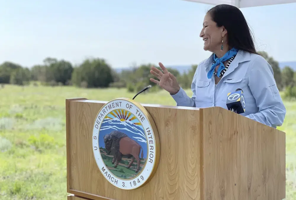 EEUU cambia nombre de lugares que usaron insultos racistas para una mujer nativa