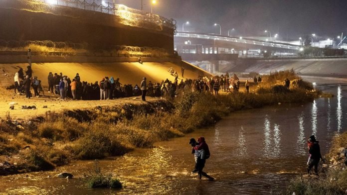 Interponen demanda contra plan de Biden de visar a migrantes