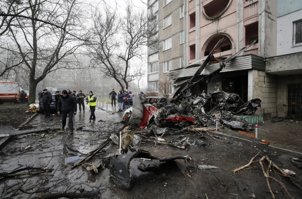 Muere ministro ucraniano al estrellarse su helicóptero en Kiev