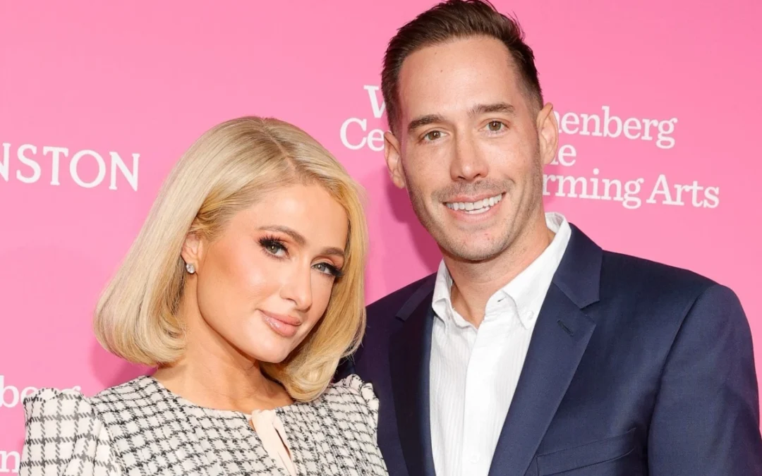 Paris Hilton debuta como mamá por vientre de alquiler