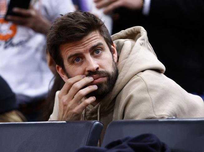 Piqué posó junto a su nueva pareja