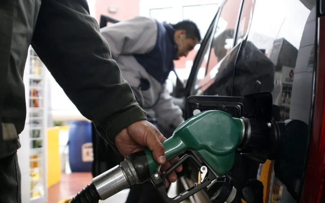 Precio de la gasolina en Florida subió en dos semanas