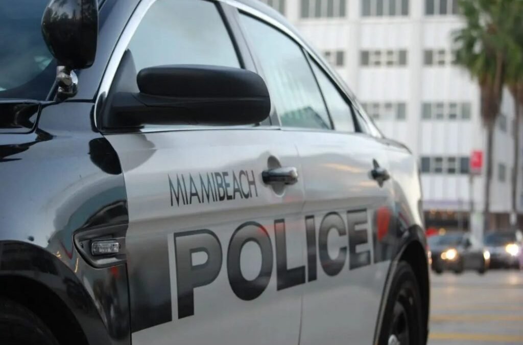 Robot policía detuvo a un hombre con un cuchillo en South Beach