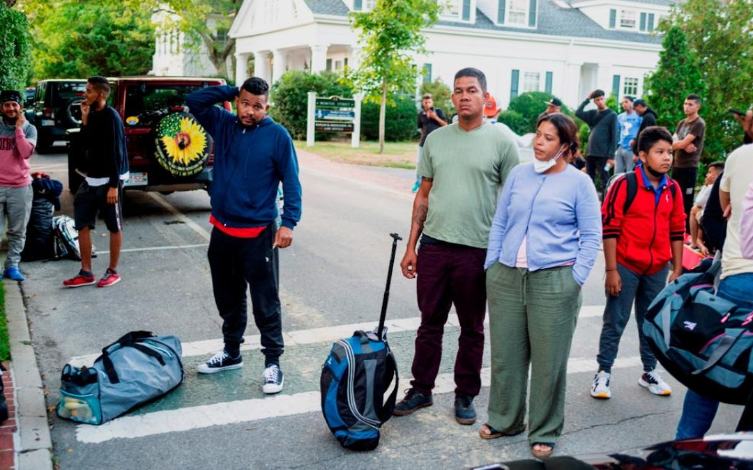 Avanza proyecto en Florida para reubicar migrantes en otros estados