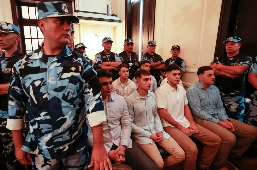 Cadena perpetua para cinco de los ocho acusados por el crimen de joven en Argentina