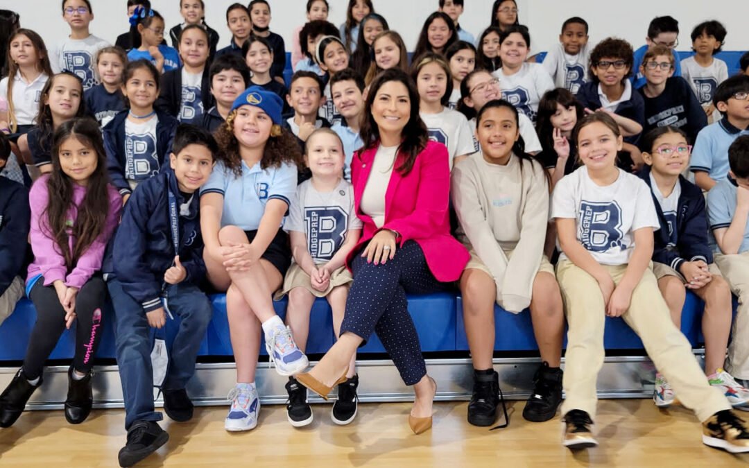 Christi Fraga y el Concejo honraron a estudiante de Doral como «Alcaldesa por un día»