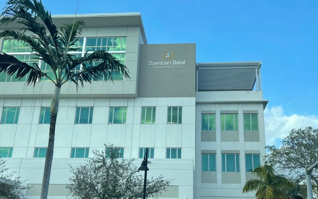 Entrenador de Deportes del Doral Upper Charter School arrestado por presunto comportamiento inapropiado