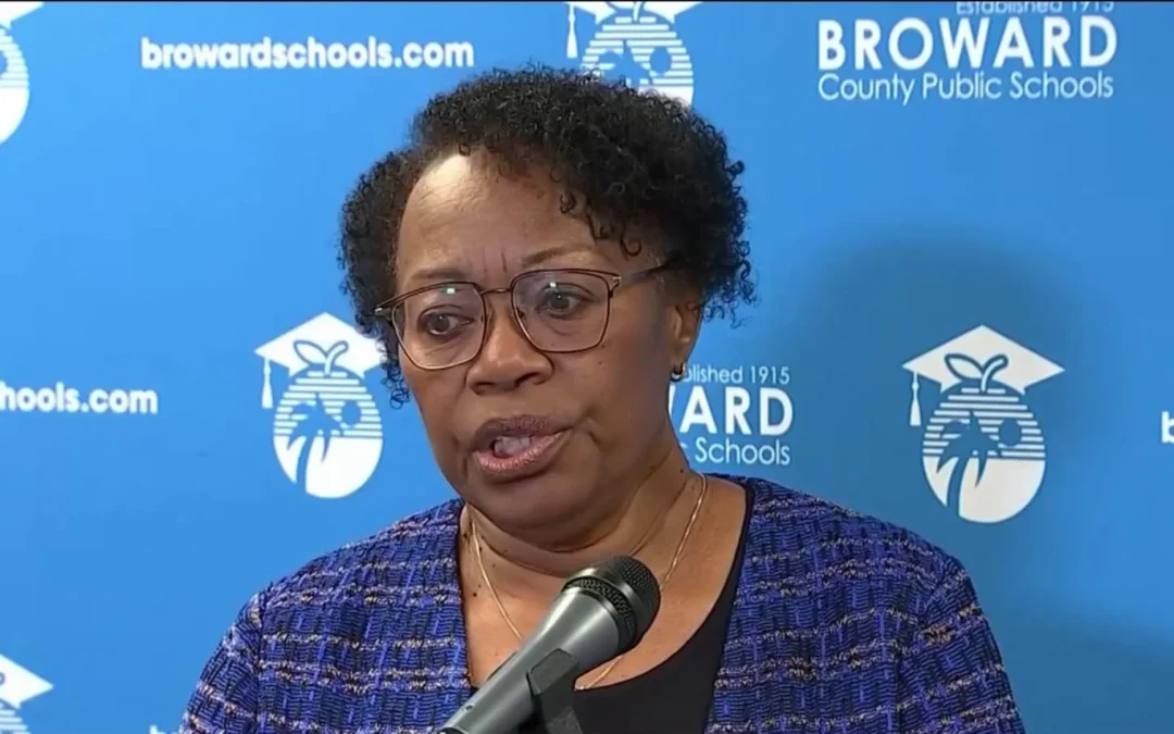 Junta escolar aprueba contrato de nueva superintendente de Broward