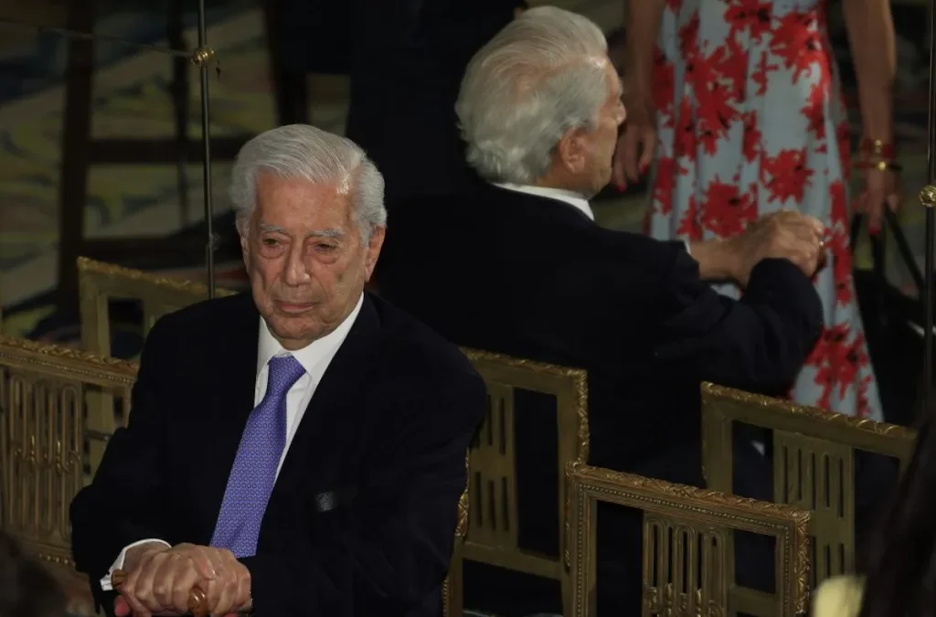 Vargas Llosa, primer escritor en español en ingresar en la Academia Francesa