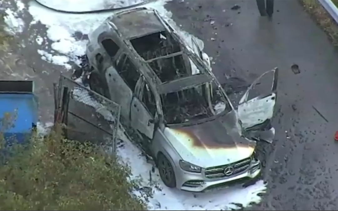 Encuentran cuerpo dentro de carro incendiado en Pompano Beach