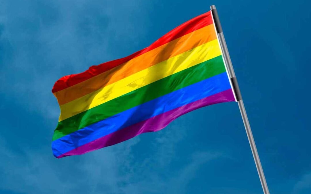 Ley en Florida prohibiría uso de banderas LGBT