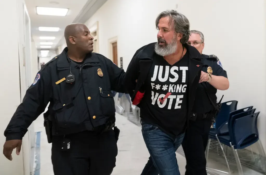 Padre de venezolano asesinado en Parkland fue detenido