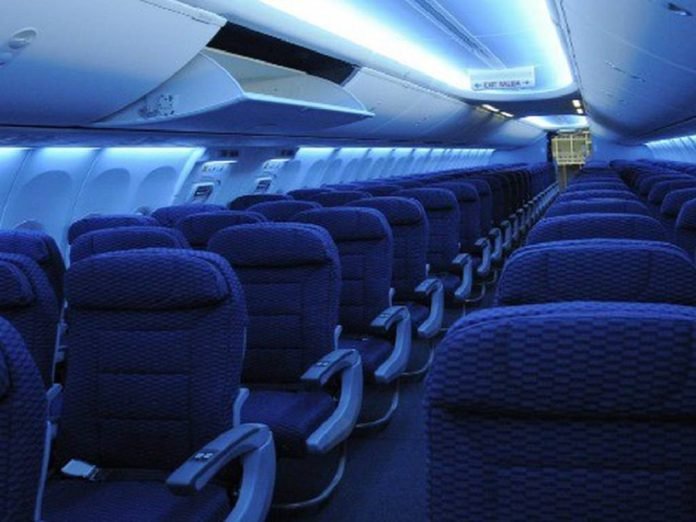 Pasajera fallece en avión por problemas respiratorios