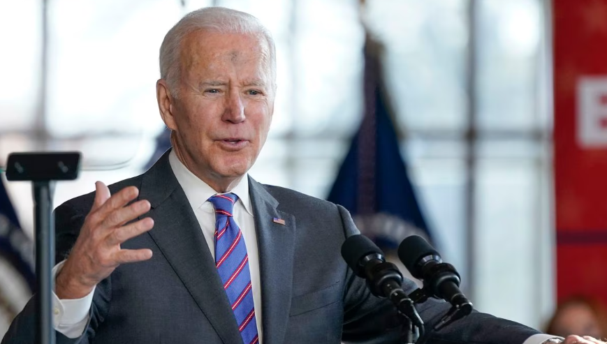 Joe Biden reprocha política de Florida con los menores trans